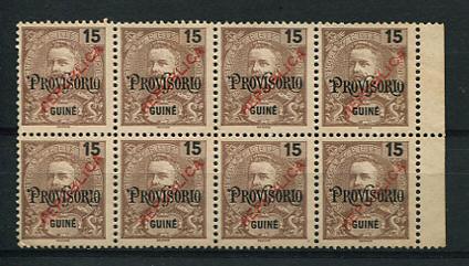 1913 - Afinsa nº 141. D. Carlos I com sobrecarga local REPUBLICA. Selos de 15 reis EM BLOCO de 8. Selos novos sem goma como emitidos. Em boas condições.