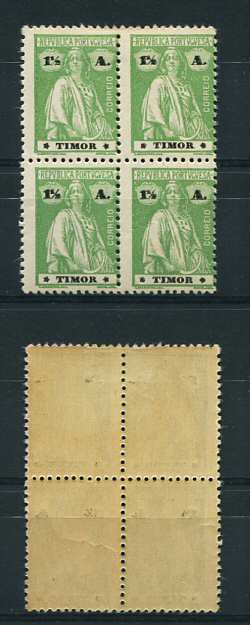 1923 - Afinsa nº 192 Ceres. Selos de 1 1/2a EM QUADRA. Novos com goma original. Os 2 selos superiores têm charneira, os inferiores não têm charneira. Todos com estrelas III-IV. Em boas condições.