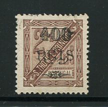 1902 - Afinsa nº 80. D. Carlos com sobretaxa. Selo de 400r/2 1/2r usado. Em boas condições.