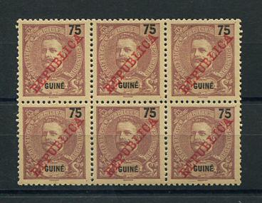 1911 - Afinsa nº 105. D. Carlos I, com sobrecarga REPUBLICA. Selos de 75r EM BLOCO DE 6. Novos sem goma como emitidos. Em boas condições.