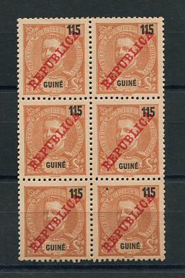 1911 - Afinsa nº 107. D. Carlos I, com sobrecarga REPUBLICA. Selos de 115r EM BLOCO DE 6. Novos sem goma como emitidos. Em boas condições.