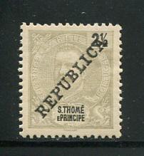 1913 - Afinsa nº 146. D. Carlos I com sobrecarga local REPUBLICA. Selo de 2 1/2r novo com charneira (*) e goma original. Em boas condiões.