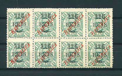 1915 - Afinsa nº 219. D. Carlos I com sobrecarga REPUBLICA. Selos de 115r/25r EM BLOCO DE 8. Novos sem goma. Ligeira sujidade no verso mas em boas condições.