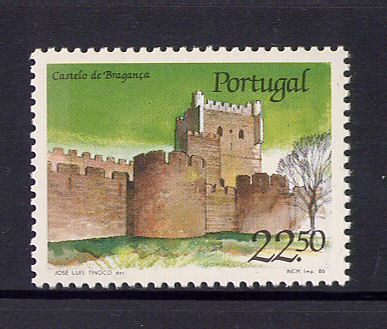 1986 - Afinsa nº 1755. BAIXO CUSTO. Castelo de Bragança. Série nova sem charneira. Goma original. Em boas condições.