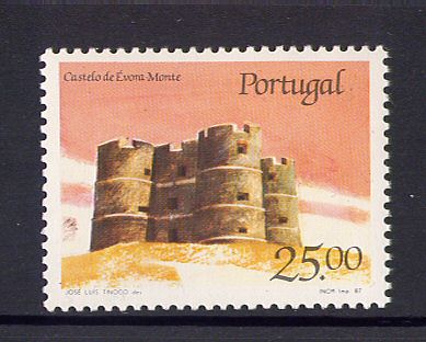 1987 - Afinsa nº 1786. BAIXO CUSTO. Castelo de Évora-Monte. Série nova sem charneira. Goma original. Em boas condições.