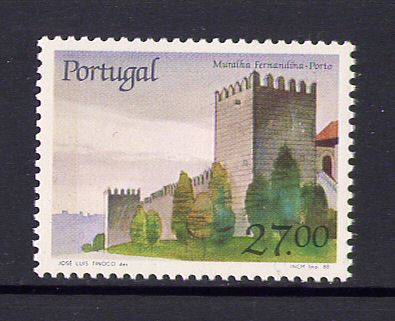 1988 - Afinsa nº 1827. BAIXO CUSTO. Muralha do Porto. Série nova sem charneira. Goma original. Em boas condições.