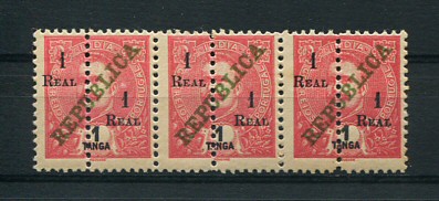 1911 - Afinsa nº 241. D. Carlos I com sobrecarga REPUBLICA e sobretaxa. Perforado a meio. Selos de 1r/1T EM TIRA DE 3. Novos sem charneira (**) e com goma original. DENTEADO CENTRAL DESLOCADO. Em boas condições.