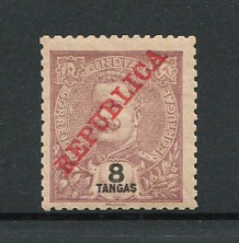 1911 - Afinsa nº 212. D. Carlos I com sobrecarga REPUBLICA. Selo de 8T novo com charneira (*) e goma original. LILÁS ESCURO. Em boas condições.