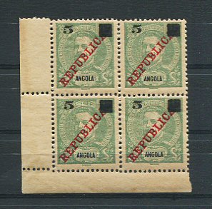 1912 - Afinsa nº 114. D. Carlos I com sobretaxa. Selos de 5r/15r EM QUADRA. Novos sem charneira (**) e com goma original. Em boas condições.