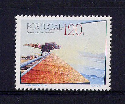 1992 - Afinsa nº 2080. Porto de Leixões. Série nova sem charneira. Goma Original. Em boas condições.