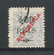 1915 - Afinsa nº 177. D. Carlos I com sobrecarga local REPUBLICA. Selo de 400r/50r usado. Papel porcelana, denteado 11 1/2. Em boas condições.