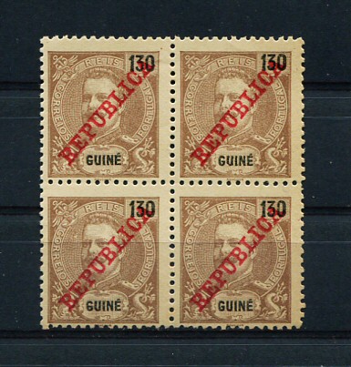 1911 - Afinsa nº 108. D. Carlos I, com sobrecarga REPUBLICA. Selos de 130r EM QUADRA. Novos sem goma como emitidos. Em boas condições.