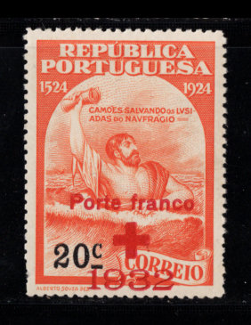 Cruz Vermelha - 1932 - nº 35. ERRO: SOBRECARGA DESLOCADA. Novo com charneira (*). Em boas condições.