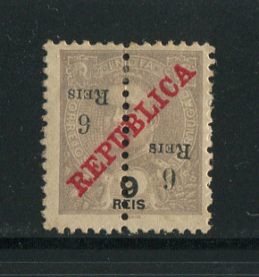 1911 - Afinsa nº 245. D. Carlos I com sobretaxa e perforado a meio. Selo de 6r/9r novo sem goma. SOBRECARGA INVERTIDA e ''6'' MAIS PEQUENO. Em boas condições.