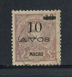 1905 - Afinsa nº 140. D. Carlos I com sobretaxa. Selo 10a/12a usado. Em boas condições.