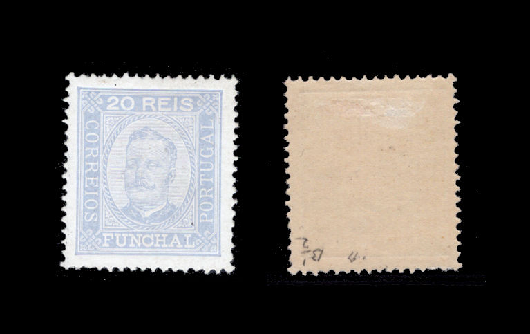 1892 - Afinsa nº 4. D. Carlos I. Selo de 20 reis novo com charneira (*) e goma original. Denteado 13 1/2. Com pequena transparência, de resto em boas condições.