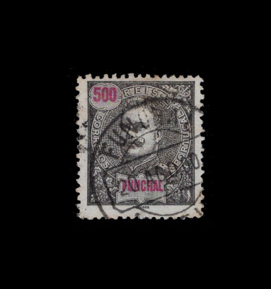 1897 - Afinsa nº 26. D. Carlos I. Selo 500 reis Usado. Denteado 12 1/2. Com leve transparência, de resto em boas condições.