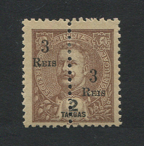 1911 - Afinsa nº 236. D. Carlos I com sobretaxa e perfurado a meio. Selo de 3r/2T novo sem goma como emitido. Em boas condições.