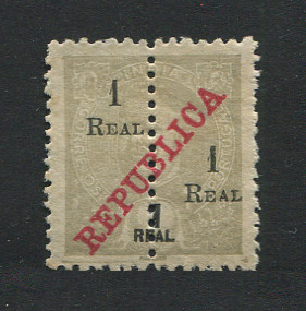1911 - Afinsa nº 238. D. Carlos I com sobrecarga REPUBLICA e sobretaxa. Perfurado a meio. Selo de 1r/1r novo, SEM GOMA Em boas condições.