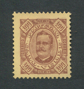 1893 - Afinsa nº 33. D. Carlos I. Selo de 100 reis novo sem goma. Denteado 11 1/2. Em boas condições.
