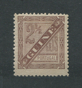 1893 - Afinsa nº 34. D. Carlos I. Selo de 2 1/2r novo sem goma. Denteado 12 1/2. Em boas condições.