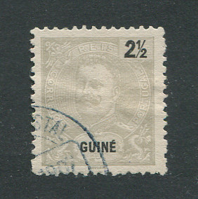 1898 - Afinsa nº 47. D. Carlos I. Selo de 2 1/2r usado. Em boas condições.