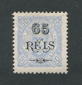 1902 - Afinsa nº 75. D. Carlos I com sobretaxa. Selo de 65r/50r novo COM CHARNEIRA (*) e goma original. Denteado 11 1/2. Em boas condições.