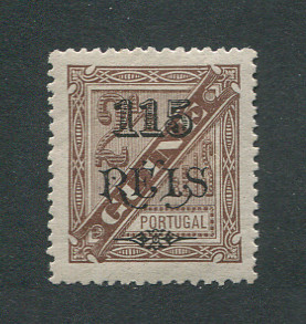 1902 - Afinsa nº 84. D. Carlos I com sobretaxa. Selo de 115r/2 1/2r novo COM CHARNEIRA (*) e goma original. Denteado 12 1/2. Em boas condições.