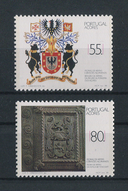 1988 - Afinsa nº 1868/1869. Pedras de Armas e Brasões Açorianos. Série nova sem charneira. Goma Original. Em boas condições.