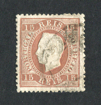 1870/6 - Afinsa nº 38J. D. Luis I, fita direita. Selo de 15 reis usado. Papel porcelana, denteado 13 1/2. Em boas condições.