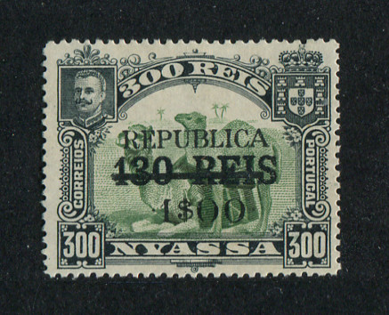 1918 - Afinsa nº 81. D. Carlos I com sobretaxa e sobrecarga. Selo de 1$00/130r/300r novo sem goma. Em boas condições.
