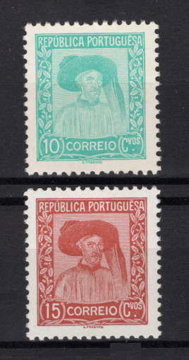 1935 - Afinsa nº 568b/569b. Infante D. Henrique. Série completa nova SEM CHARNEIRA (**) e com goma original. PAPEL PORCELANA. Em boas condições.