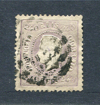 1867/70 - Afinsa nº 35. D. Luís I, fita curva denteado. Selo de 240 reis usado. Em boas condições.