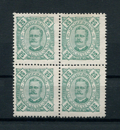 1893 - Afinsa nº 33. D. Carlos I. Selos de 25 reis EM QUADRA. Novos sem goma. Em boas condições.