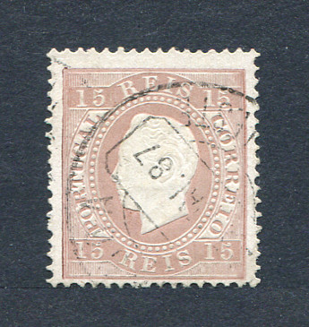 1870/6 - Afinsa nº 38J. D. Luis I, fita direita. Selo de 15 reis usado. Papel porcelana, denteado 13 1/2. Em boas condições.