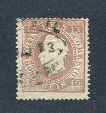 1870/6 - Afinsa nº 38C. D. Luis I, fita direita. Selo de 15 reis usado. Papel liso, denteado 13 1/2. Em boas condições.