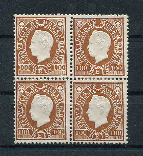 1886 - Afinsa nº 21. D. Luis I. Selos de 100 reis EM QUADRA. Novos sem goma. Denteado 12 1/2, papel porcelana. Em boas condições.