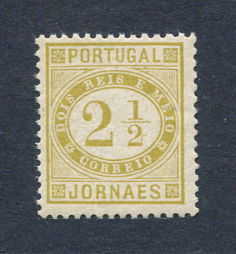 1876 - Afinsa nº 48C. Jornaes. Selo de 2 1/2 reis NOVO SEM CHARNEIRA (**) e com goma original. BISTRE. Papel liso, denteado 11 1/2. Em boas condições.