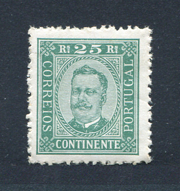 1892 - Afinsa nº 70. D. Carlos I. Selo de 25 reis NOVO, COM CHARNEIRA (*) e goma original. Papel porcelana, denteado 11 1/2. Em boas condições.