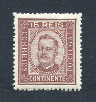 1892 - Afinsa nº 74B. D. Carlos I. Selo de 15 reis NOVO SEM CHARNEIRA (**) e com goma original. Papel pontinhado, denteado 13 1/2. Em boas condições.