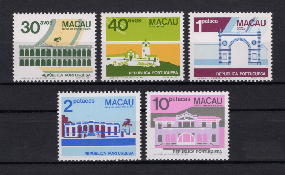 1982 - Afinsa nº 460/464. Edificios e Monumentos de Macau (1º Grupo). Série completa nova SEM CHARNEIRA (**) e com goma original. Em boas condições.