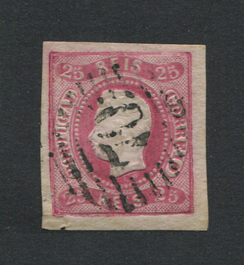 1866/7 - Afinsa nº 22. D. Luís I, fita curva.Selo de 25 reis usado. Boas margens. Apresenta um pequeno rasgo junto ao canto inferior esquerdo e o cunho ligeiramente aberto. Carimbo nº 70 - Penafiel. EXEMPLAR DE 2ª ESCOLHA.