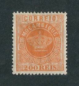 1876 - Afinsa nº 8a. Tipo Coroa. Selo de 200 reis novo, COM CHARNEIRA (*) e goma original. LARANJA. Denteado 13 1/2. Em boas condições.