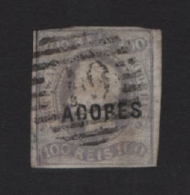 1868 - Afinsa nº 6. D. Luis I. Fita curva não denteado. Selo de 100 reis usado. Margens pequenas mas em boas condições. EXEMPLAR DE 2ª ESCOLHA.