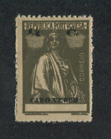 1914 - Afinsa nº 137c. Ceres. Selo de 1/4c novo, COM CHARNEIRA (*) e goma original. Papel liso 15X14. TAXA E LEGENDA DESLOCADA. Em boas condições.
