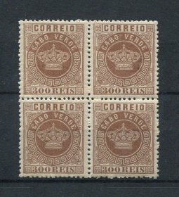 1877 - Afinsa nº 9. Coroa. Selos de 300 reis EM QUADRA. Novos SEM CHARNEIRA (**) e com goma original. Em boas condições.