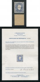 1895 - Afinsa nº 8. D. Luis I com sobrecarga "Centenário de S. António". Selo de 200 reis novo sem goma como emitido. Com CERTIFICADO DE PERITAGEM (CERTIFICATE). Em boas condições.