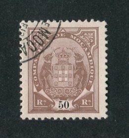 1907 - Afinsa nº 53b. Elefantes. Selo de 50r usado. "5" COM BANDEIRA CURTA. Em boas condições.