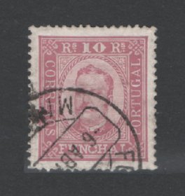 1892 - Afinsa nº 2a. D. Carlos I. Selo de 10 reis USADO. Papel porcelana, denteado 13 1/2. Em boas condições.