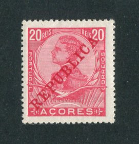 1911 - Afinsa nº 125. D. Manuel II com sobrecarga REPUBLICA. CLANDESTINO, SOBRECARGA VERMELHA. Selo de 20 reis novo, COM CHARNEIRA (*) e goma original. Papel esmalte. Sobrecarga vermelha considerada clandestina e referenciada no catalogo Mundifil.